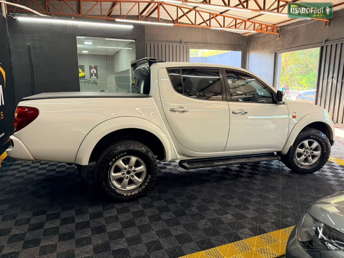 Mitsubishi L200 Triton HPE CD 3.5 V6 Automático Flex — foto 4