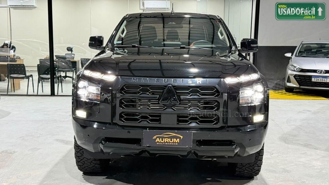 Mitsubishi Triton HPE-S CD 2.4 4x4 Turbo Automático Diesel — foto 3